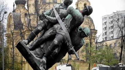Польша атакует Россию - война с памятью Польша атакует Россию - война с памятью