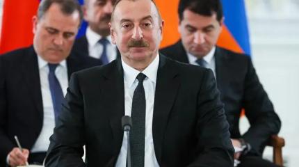 Под Алиевым, на самом деле, трон шатается Под Алиевым, на самом деле, трон шатается