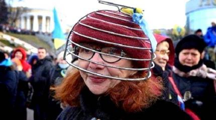 Это русский город! – бармен поставила на место укромовную посетительницу Это русский город! – бармен поставила на место укромовную посетительницу