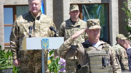 Порошенковские «торжества» в Славянске: показуха, страх и ложь Порошенковские «торжества» в Славянске: показуха, страх и ложь