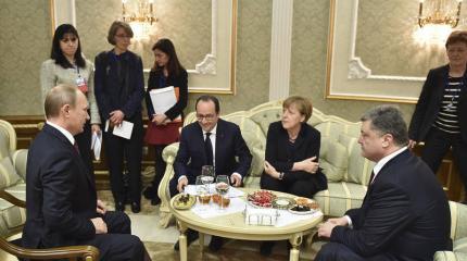 Оставшиеся за кадром подробности переговоров в Минске: исчезали то Порошенко, то Путин Оставшиеся за кадром подробности переговоров в Минске: исчезали то Порошенко, то Путин
