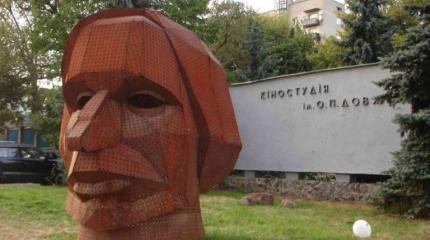 Зачем Зеленскому музеи вместо киностудий? Зачем Зеленскому музеи вместо киностудий?