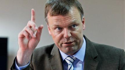 Александр Хуг: Остановить войну на Донбассе можно за один день Александр Хуг: Остановить войну на Донбассе можно за один день