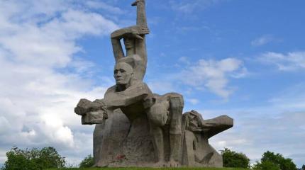 СКР РФ продолжает выявлять всё новые следы зверств нацистов в Крыму СКР РФ продолжает выявлять всё новые следы зверств нацистов в Крыму