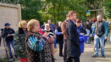 Народ Одессы вышел на Майдан. Перекрыты дороги Народ Одессы вышел на Майдан. Перекрыты дороги
