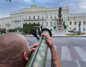 Стервятники ликуют: в Одессе сносят памятник Екатерине II Стервятники ликуют: в Одессе сносят памятник Екатерине II