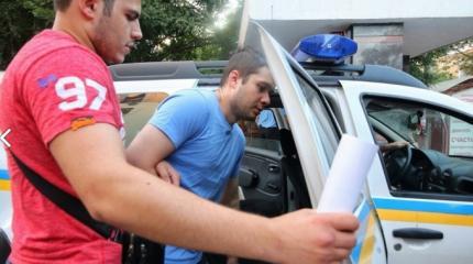 Украина опозорена: скандальная драка с участием нардепа в Одессе попала на видео Украина опозорена: скандальная драка с участием нардепа в Одессе попала на видео