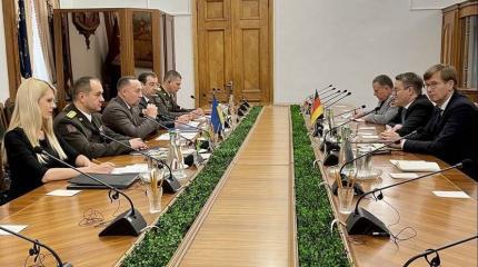 Киев запросил у ФРГ помощи для укрепления собственной безопасности Киев запросил у ФРГ помощи для укрепления собственной безопасности