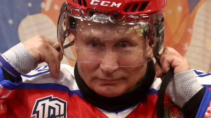 Путин рассказал, с кем играет в хоккей