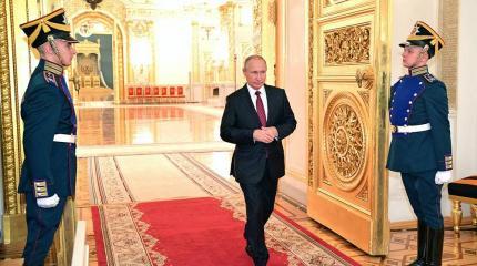 Культ личности, армия и хакеры: CNN назвал три столпа могущества Путина Культ личности, армия и хакеры: CNN назвал три столпа могущества Путина