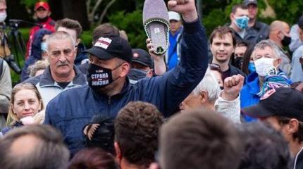 В Белоруссии начались столкновения оппозиции с милицией В Белоруссии начались столкновения оппозиции с милицией