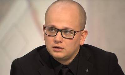 Валяев: Зеленский может объявить на Украине чрезвычайное положение Валяев: Зеленский может объявить на Украине чрезвычайное положение