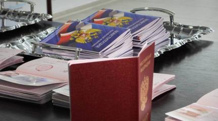 Владимир Путин упростил получение гражданства иностранным бойцам ВС РФ Владимир Путин упростил получение гражданства иностранным бойцам ВС РФ