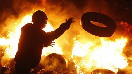 Зеленскому уже «поджигают землю» под ногами Зеленскому уже «поджигают землю» под ногами