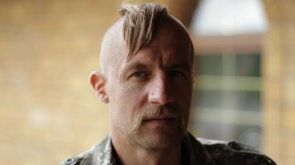 Гаврилюк помочился на побратымов с балкона Рады Гаврилюк помочился на побратымов с балкона Рады