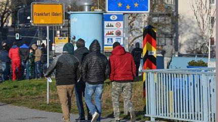Берлин «эвакуирует» из РФ «пятую колонну» Берлин «эвакуирует» из РФ «пятую колонну»