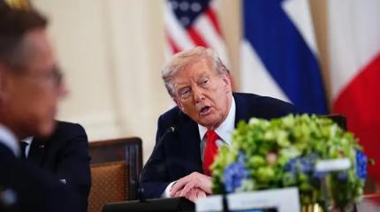 Трамп — человек слова, захотел дал, захотел — взял. А нужна «бумага» Трамп — человек слова, захотел дал, захотел — взял. А нужна «бумага»