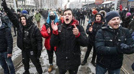 Почему Навальный отказался от протестов до весны Почему Навальный отказался от протестов до весны