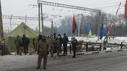 Блокирующие доставку угля из ДНР рассказали о следующем этапе блокады Блокирующие доставку угля из ДНР рассказали о следующем этапе блокады
