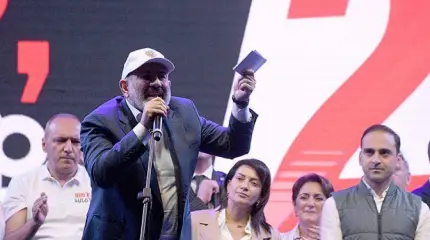 Пашинян — второй Зеленский. Армения идёт по пути Украины Пашинян — второй Зеленский. Армения идёт по пути Украины
