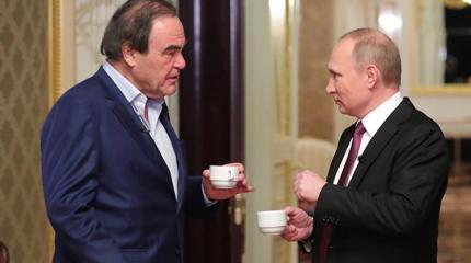 Оливер Стоун о Владимире Путине: Российский народ никогда так хорошо не жил Оливер Стоун о Владимире Путине: Российский народ никогда так хорошо не жил