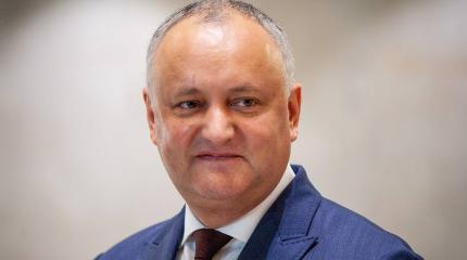 Додон подписал закон, восстанавливающий статус русского языка