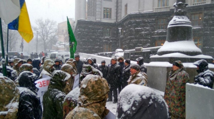 Боевики АТО требуют бесплатную землю: «Мы за что кровь проливали?!» Боевики АТО требуют бесплатную землю: «Мы за что кровь проливали?!»