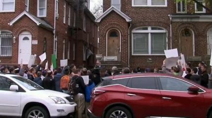 В США активисты требуют выдворить из страны престарелого украинца-нациста В США активисты требуют выдворить из страны престарелого украинца-нациста