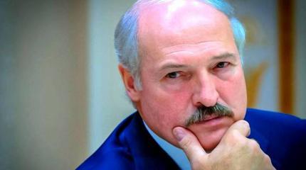 Лукашенко меняет Россию на доллары