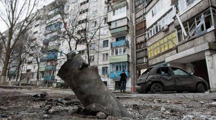 Город-призрак: Украинцы массово уезжают из Мариуполя из-за его изоляции Город-призрак: Украинцы массово уезжают из Мариуполя из-за его изоляции