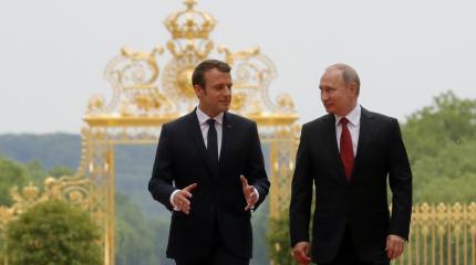 Самый «актуальный» вопрос: Макрон попросил Путина следить в Чечне за геями