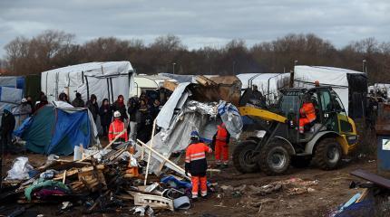 Мэр французского Кале запретила раздавать еду мигрантам