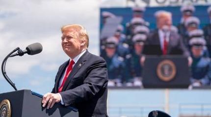 Так ли сильны американские левые, как Трамп их малюет? Так ли сильны американские левые, как Трамп их малюет?