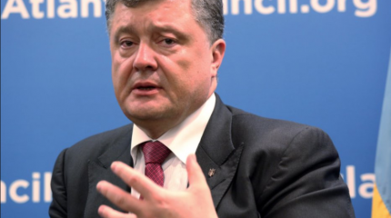 Зачем Порошенко ударился в оппозицию и обвиняет Зеленского в сдаче Крыма Зачем Порошенко ударился в оппозицию и обвиняет Зеленского в сдаче Крыма