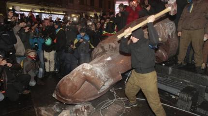 Ну, и дебилы: надругательства над советскими героями взбесили волынян Ну, и дебилы: надругательства над советскими героями взбесили волынян