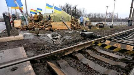 Тотальная блокада: Через час будут перекрыты все дороги в Донбасс Тотальная блокада: Через час будут перекрыты все дороги в Донбасс