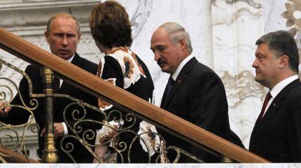 Путин и Порошенко удовлетворены тем, что происходит на Украине Путин и Порошенко удовлетворены тем, что происходит на Украине