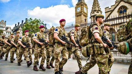 Тоталитаризм на марше — Британия готовит армию для «борьбы с коронавирусом» Тоталитаризм на марше — Британия готовит армию для «борьбы с коронавирусом»