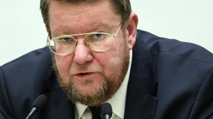Сатановский: у Ельцина везде были друзья, но страной все пользовались Сатановский: у Ельцина везде были друзья, но страной все пользовались