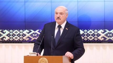 В Белоруссии начинают менять Конституцию В Белоруссии начинают менять Конституцию