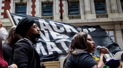 В США потребовали финансовый отчет от основателей Black Lives Matter В США потребовали финансовый отчет от основателей Black Lives Matter