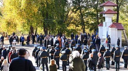 Румыния «объединяется» с Молдавией под знаменем Гитлера Румыния «объединяется» с Молдавией под знаменем Гитлера
