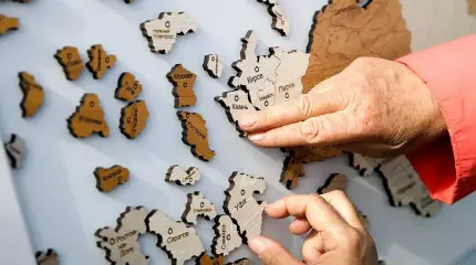 «Расшатать Россию изнутри». Кто стоит за злобными марионетками
