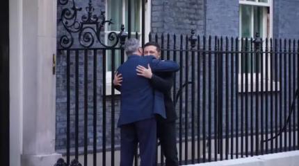 Западный раскол: в СовФеде назвали страну, куда переедет Зеленский