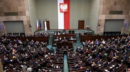 В 72-ю годовщину Победы власти Польши воюют с советскими памятниками