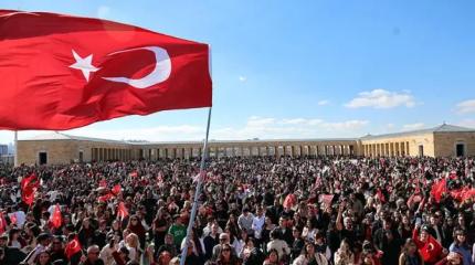 У Эрдогана большие проблемы — с зуммерами, курдами и мэрами У Эрдогана большие проблемы — с зуммерами, курдами и мэрами