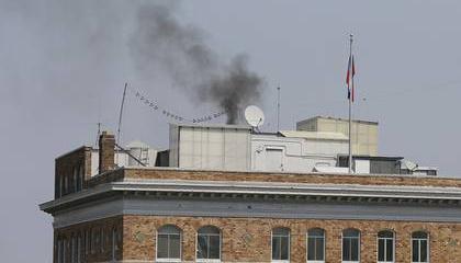 Дым из трубы русского консульства в США пахнет войной Дым из трубы русского консульства в США пахнет войной