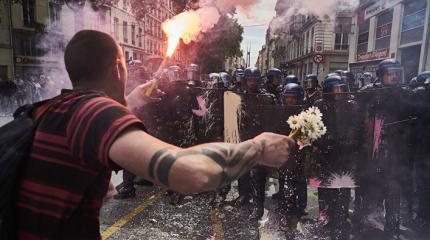 ИноСМИ: Во Франции может разразиться гражданская война ИноСМИ: Во Франции может разразиться гражданская война