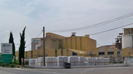 Россия требует реакции США на историю о сотрудничестве завода Lafarge с ИГ
