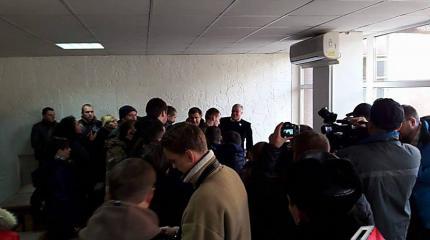 «Азов» взял штурмом николаевскую администрацию. Полиция поднята по тревоге «Азов» взял штурмом николаевскую администрацию. Полиция поднята по тревоге